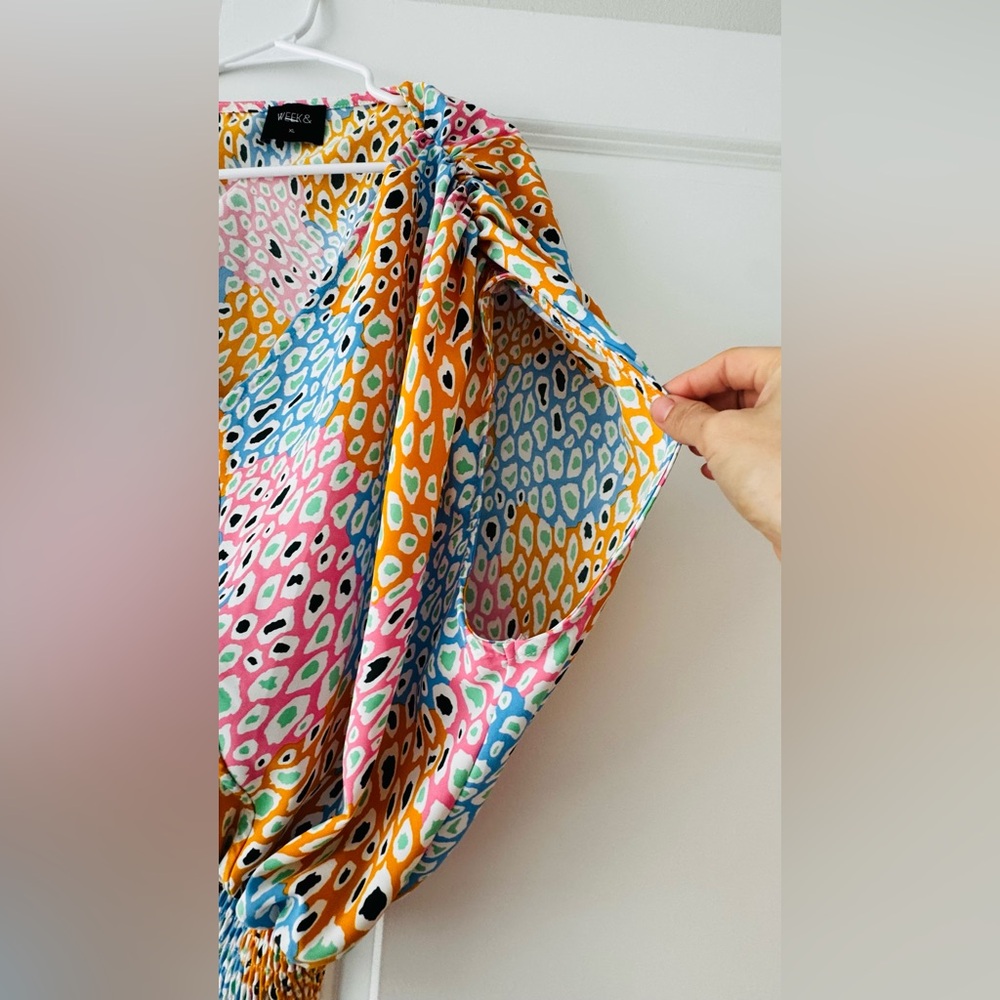 Colorful Multicolor V-Neck Smocked Waist Women's Top - Picture 4 of 8